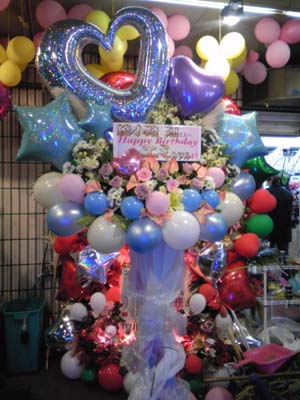歌舞伎町のお花やさん3.jpg
